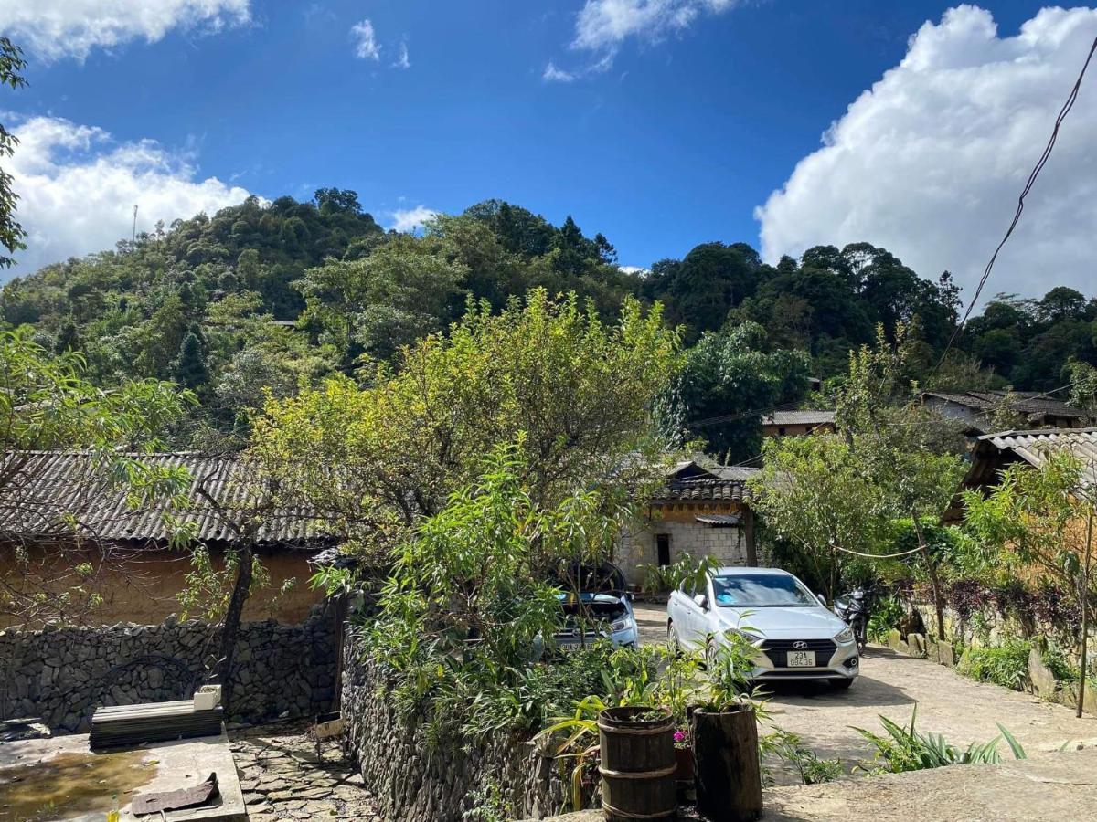 Nha Co Lao Xa Homestay Hmong & Bungalow Air Conditioner Dong Van  Kültér fotó