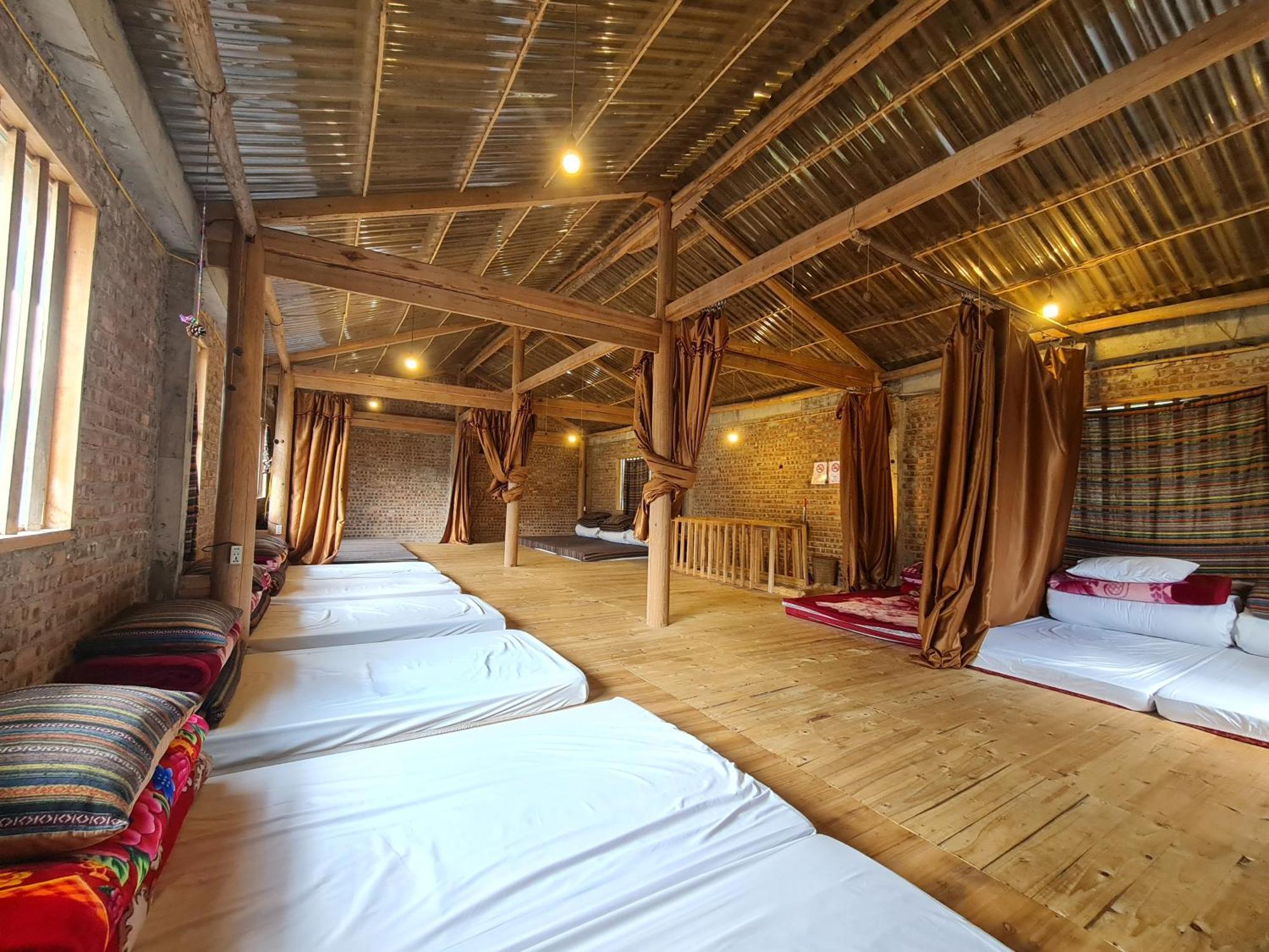 Nha Co Lao Xa Homestay Hmong & Bungalow Air Conditioner Dong Van  Kültér fotó